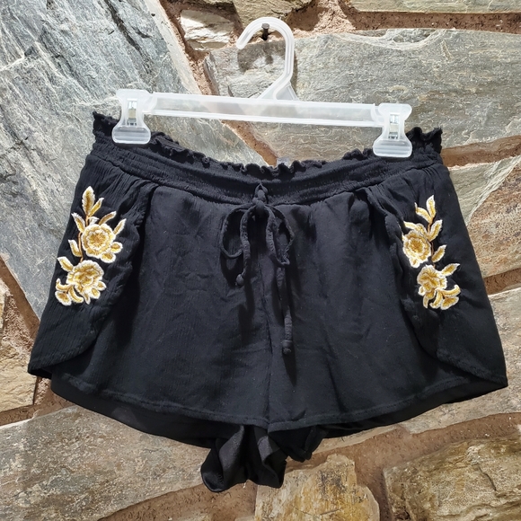 Kendall & Kylie Pants - Kendall & Kylie Shorts sz med